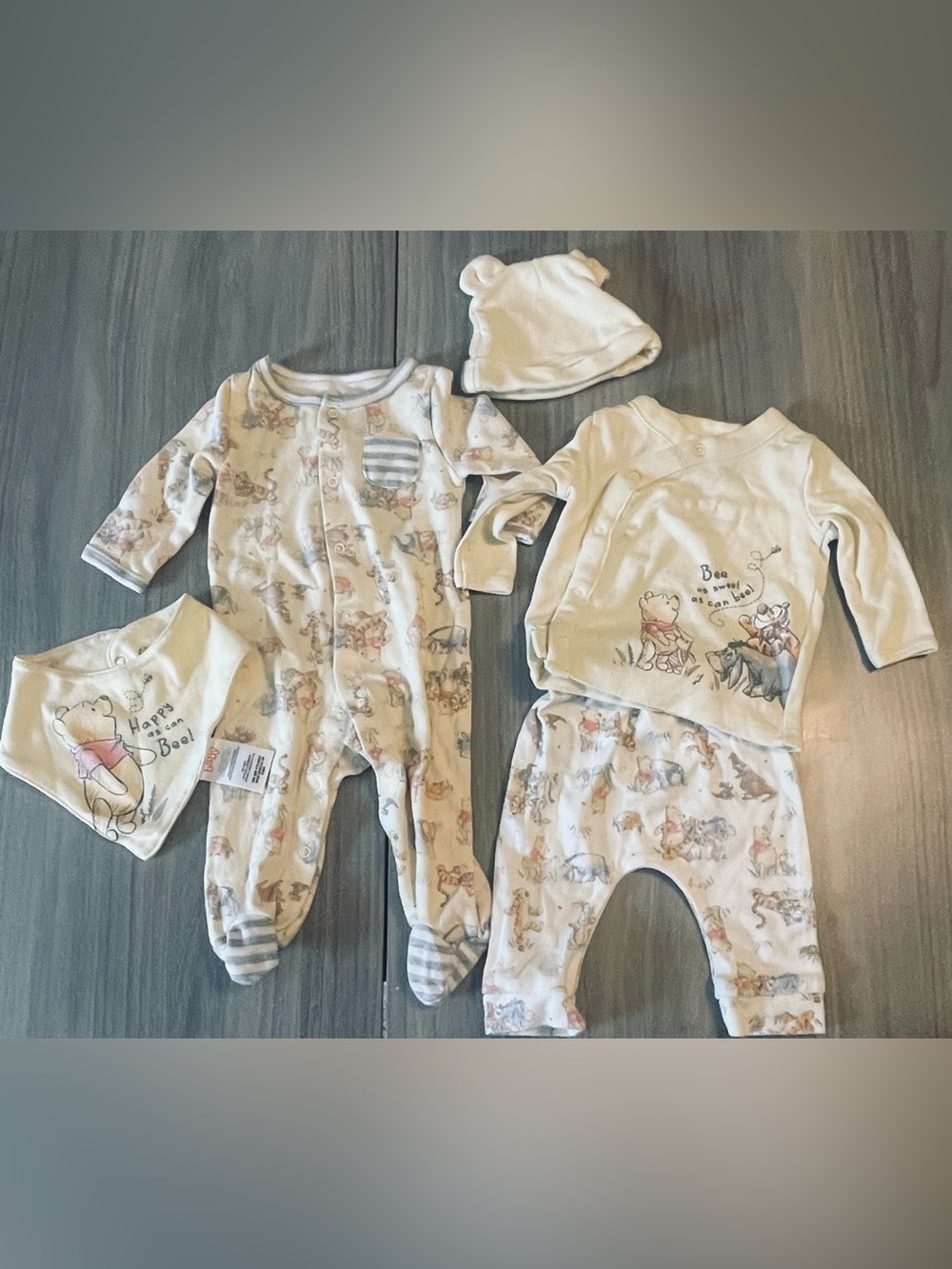 Disney Baby Winnie the Pooh 0-3 Month Lot
